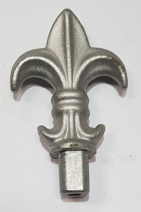 Spear Fleur De Lis 19 Square Male